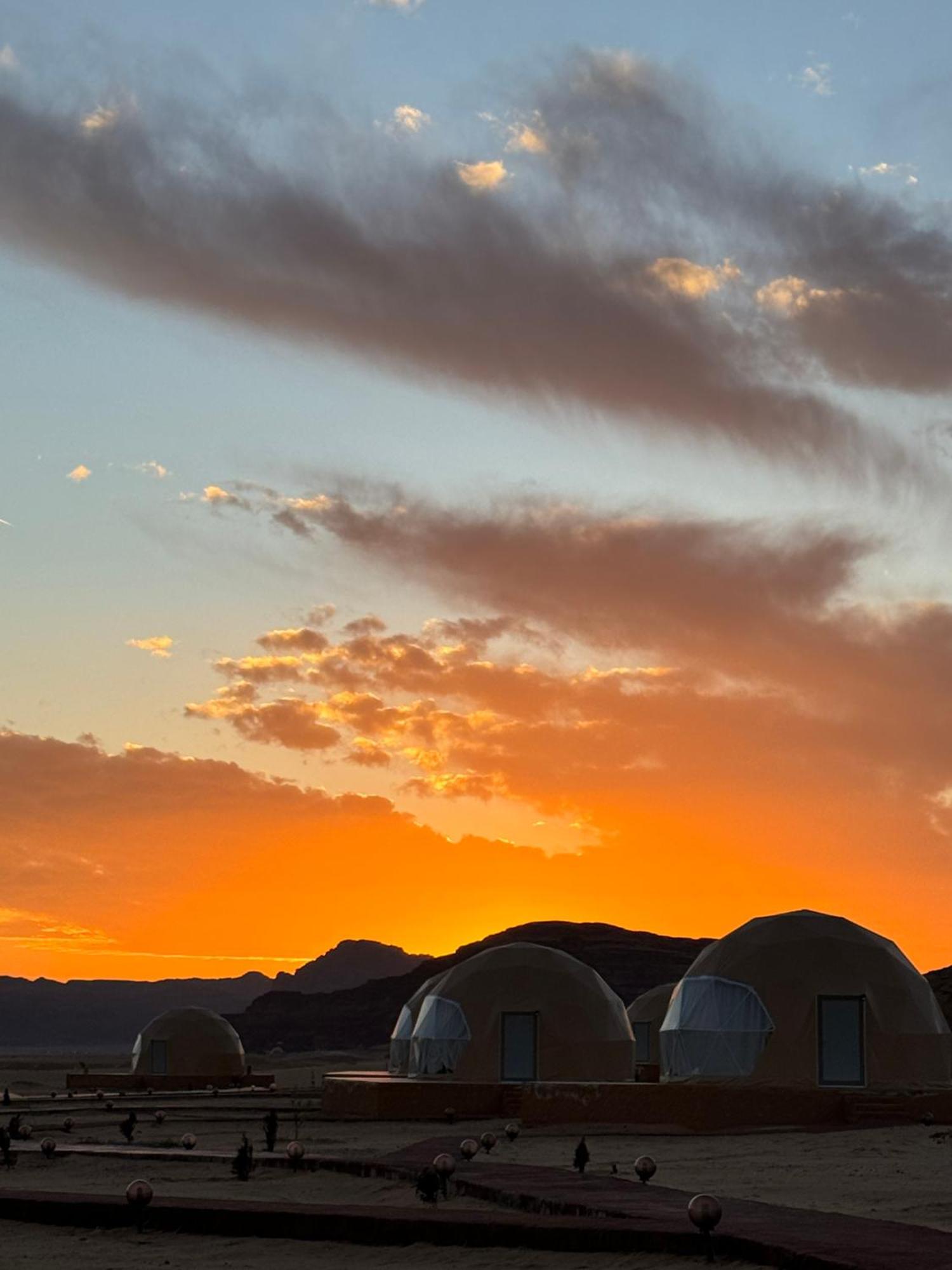 Wadi Rum Anwar Luxury Camp Esterno foto