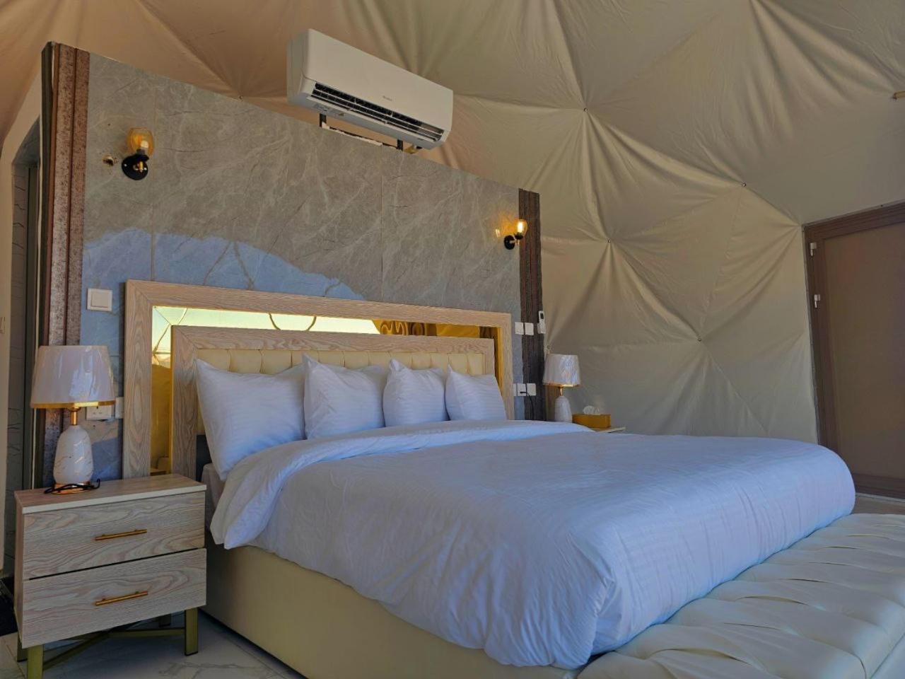 Wadi Rum Anwar Luxury Camp Esterno foto